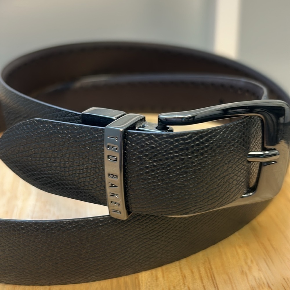 Ted Baker Pebbled Brown and Black Reversible Men’s Belt Size 40